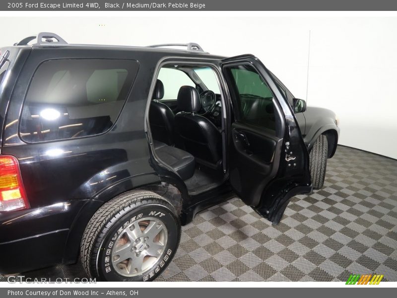 Black / Medium/Dark Pebble Beige 2005 Ford Escape Limited 4WD