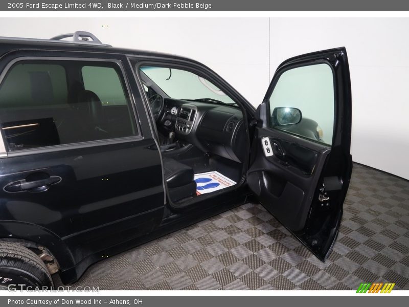 Black / Medium/Dark Pebble Beige 2005 Ford Escape Limited 4WD