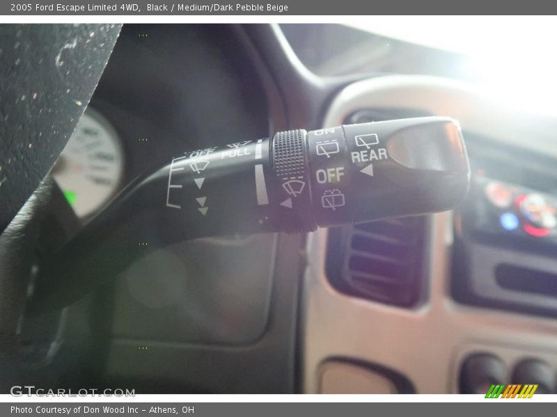Black / Medium/Dark Pebble Beige 2005 Ford Escape Limited 4WD