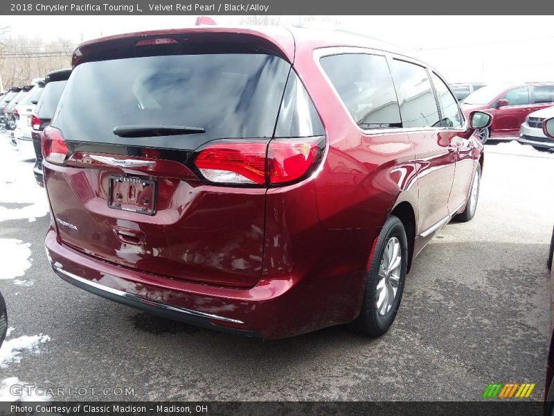 Velvet Red Pearl / Black/Alloy 2018 Chrysler Pacifica Touring L