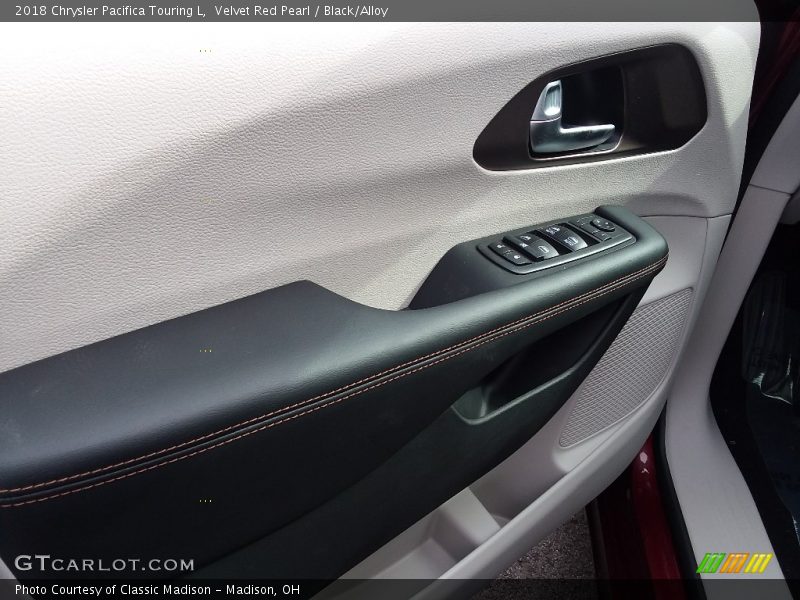 Velvet Red Pearl / Black/Alloy 2018 Chrysler Pacifica Touring L