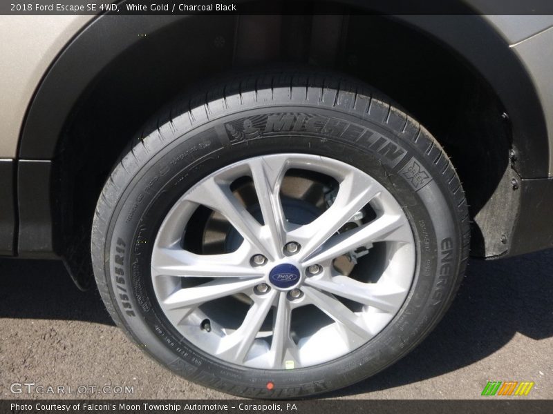 White Gold / Charcoal Black 2018 Ford Escape SE 4WD