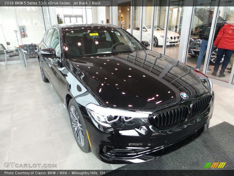 Jet Black / Black 2018 BMW 5 Series 530i xDrive Sedan