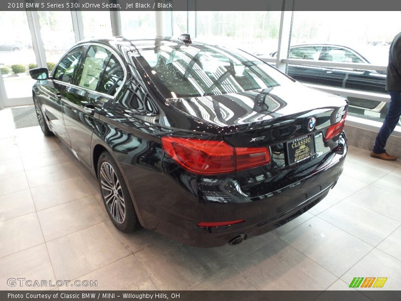 Jet Black / Black 2018 BMW 5 Series 530i xDrive Sedan