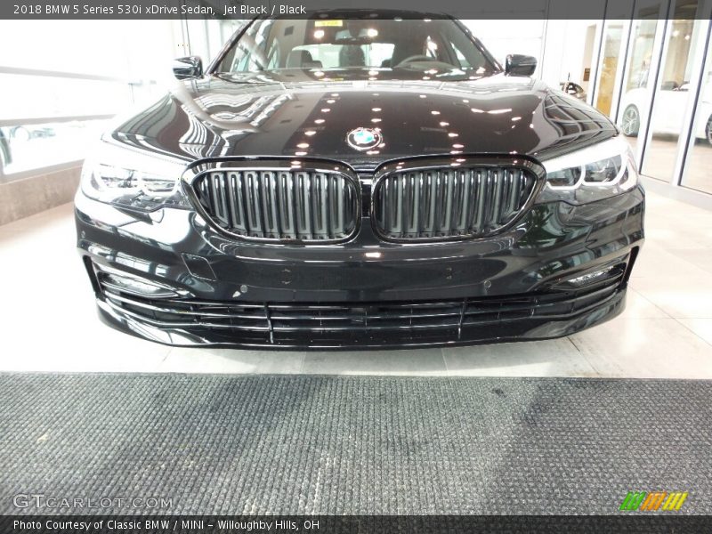 Jet Black / Black 2018 BMW 5 Series 530i xDrive Sedan