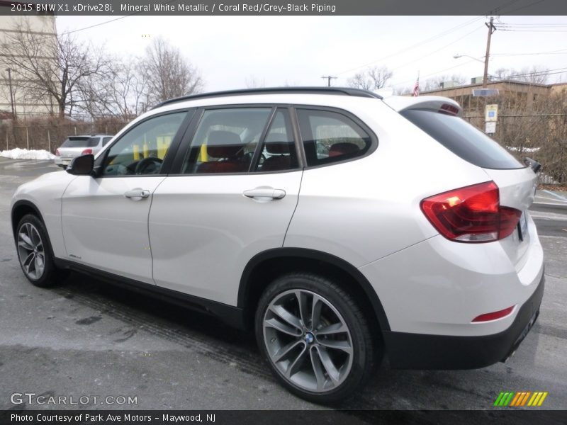Mineral White Metallic / Coral Red/Grey-Black Piping 2015 BMW X1 xDrive28i