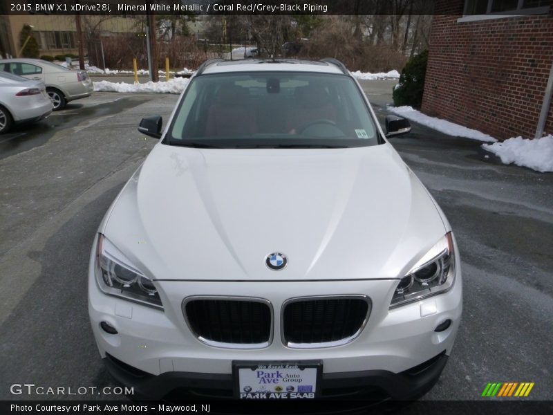 Mineral White Metallic / Coral Red/Grey-Black Piping 2015 BMW X1 xDrive28i