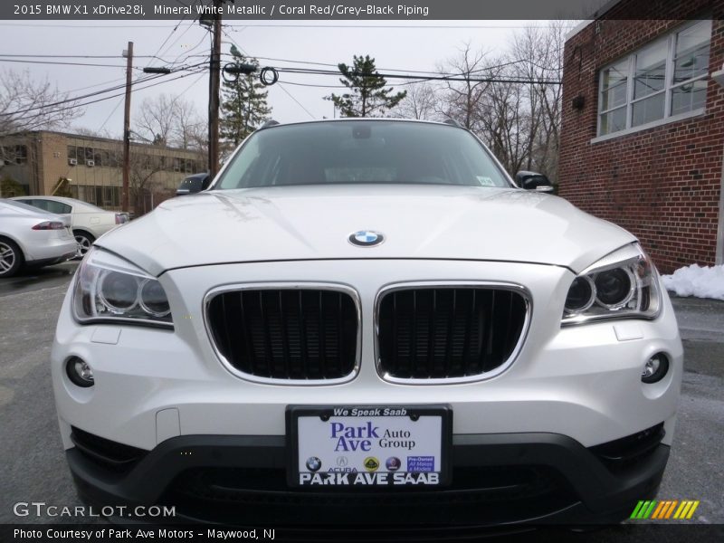 Mineral White Metallic / Coral Red/Grey-Black Piping 2015 BMW X1 xDrive28i