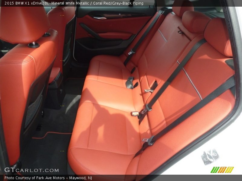 Mineral White Metallic / Coral Red/Grey-Black Piping 2015 BMW X1 xDrive28i
