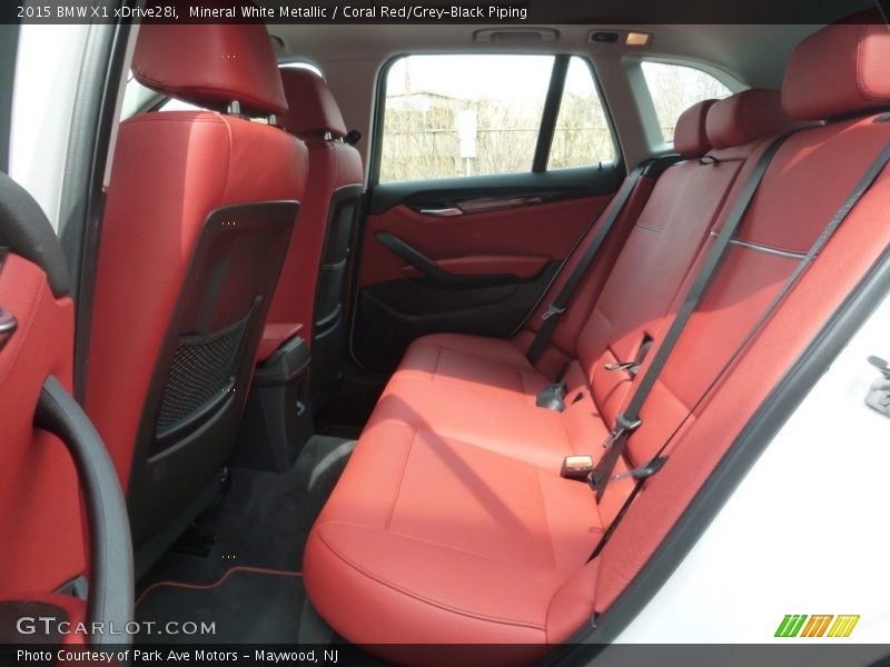Mineral White Metallic / Coral Red/Grey-Black Piping 2015 BMW X1 xDrive28i