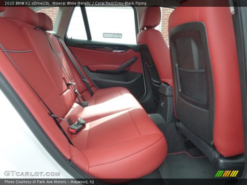 Mineral White Metallic / Coral Red/Grey-Black Piping 2015 BMW X1 xDrive28i