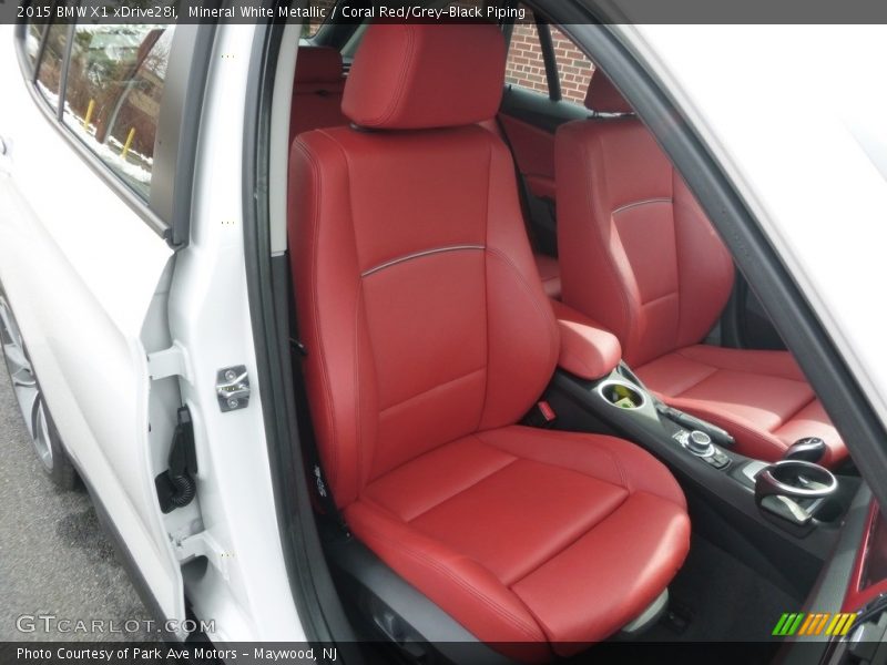 Mineral White Metallic / Coral Red/Grey-Black Piping 2015 BMW X1 xDrive28i