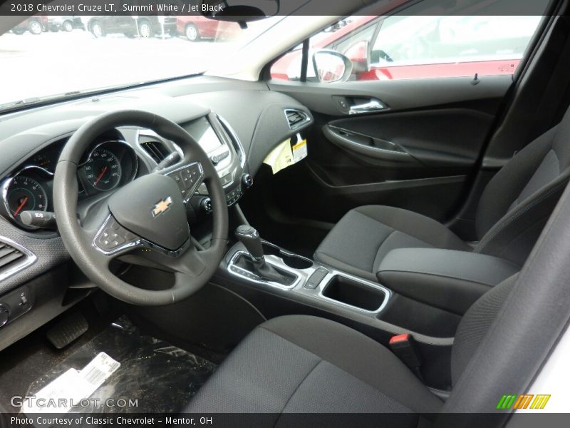 Summit White / Jet Black 2018 Chevrolet Cruze LT
