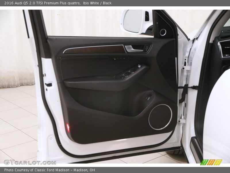 Ibis White / Black 2016 Audi Q5 2.0 TFSI Premium Plus quattro