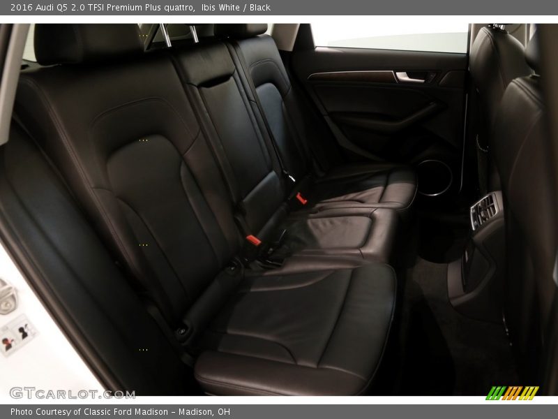 Ibis White / Black 2016 Audi Q5 2.0 TFSI Premium Plus quattro