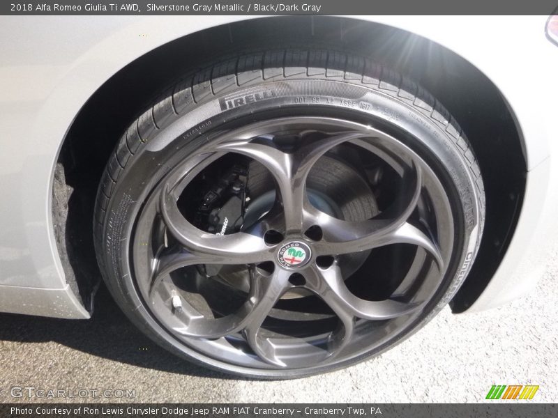 Silverstone Gray Metallic / Black/Dark Gray 2018 Alfa Romeo Giulia Ti AWD