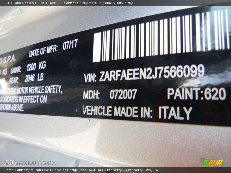 Silverstone Gray Metallic / Black/Dark Gray 2018 Alfa Romeo Giulia Ti AWD