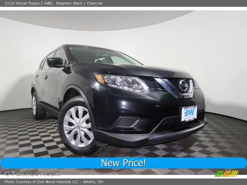 Magnetic Black / Charcoal 2016 Nissan Rogue S AWD