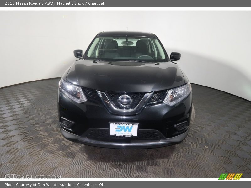 Magnetic Black / Charcoal 2016 Nissan Rogue S AWD