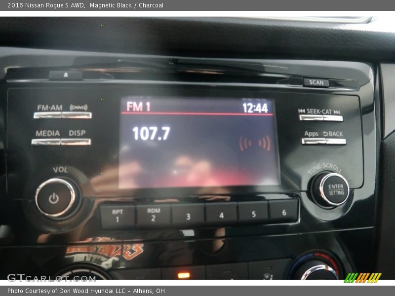 Magnetic Black / Charcoal 2016 Nissan Rogue S AWD