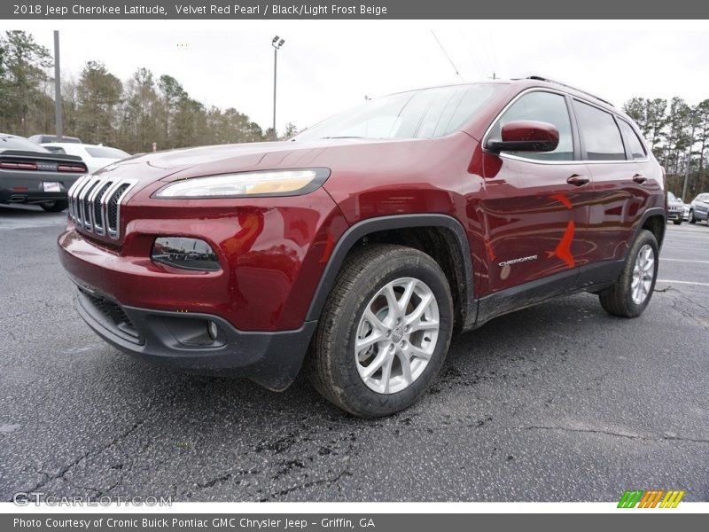 Velvet Red Pearl / Black/Light Frost Beige 2018 Jeep Cherokee Latitude