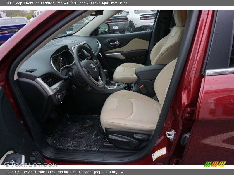 Velvet Red Pearl / Black/Light Frost Beige 2018 Jeep Cherokee Latitude