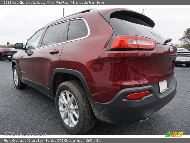 Velvet Red Pearl / Black/Light Frost Beige 2018 Jeep Cherokee Latitude