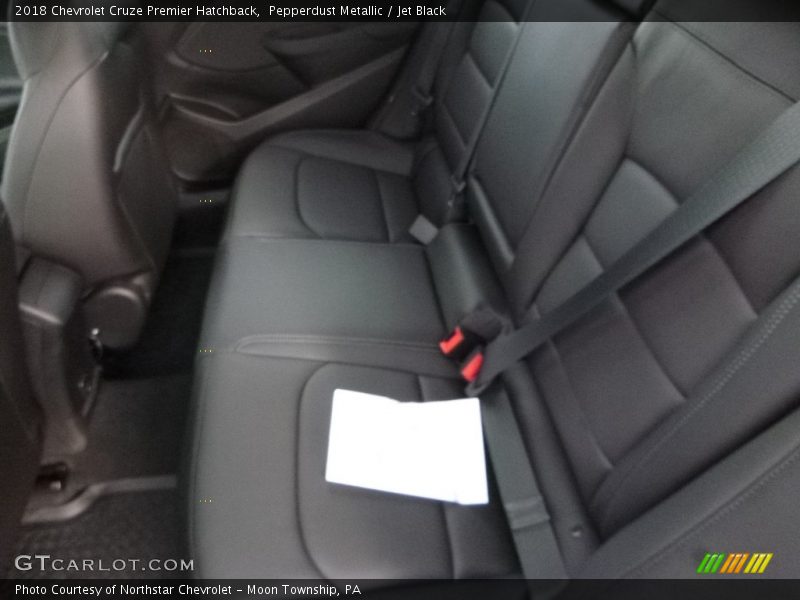 Pepperdust Metallic / Jet Black 2018 Chevrolet Cruze Premier Hatchback