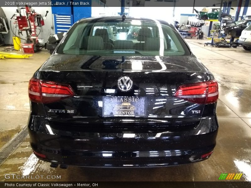 Black / Titan Black 2018 Volkswagen Jetta SE