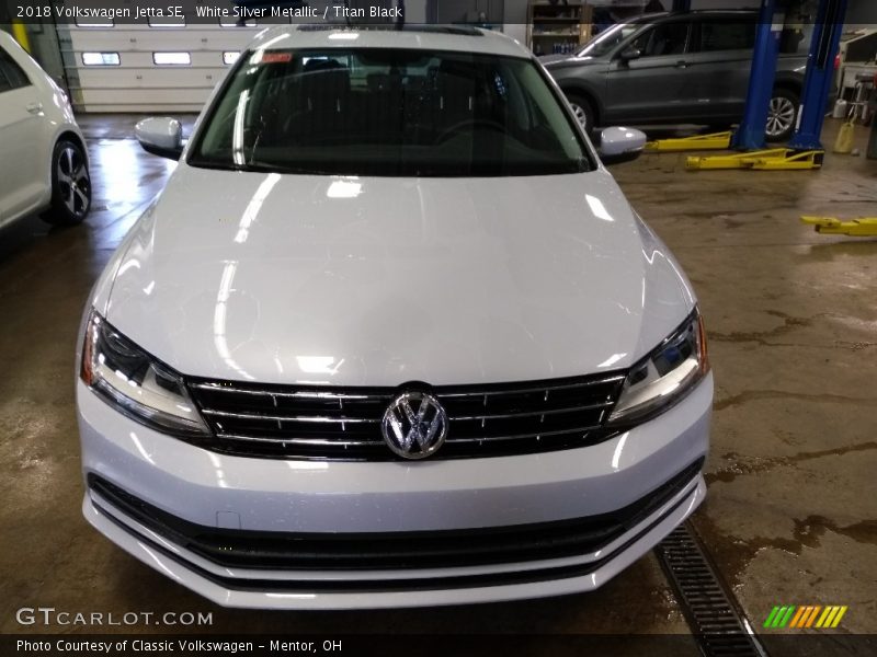 White Silver Metallic / Titan Black 2018 Volkswagen Jetta SE