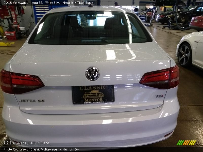 White Silver Metallic / Titan Black 2018 Volkswagen Jetta SE