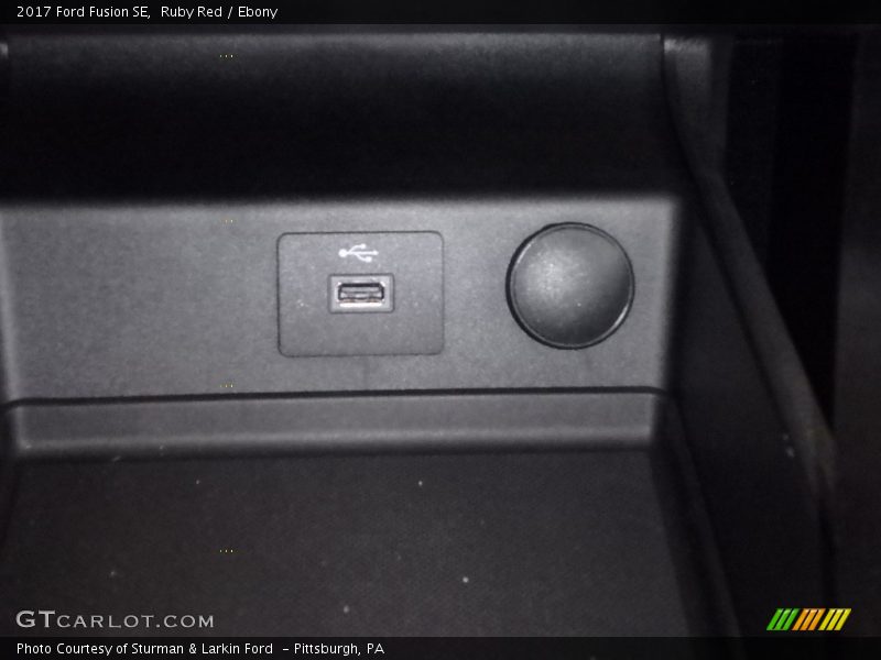 Ruby Red / Ebony 2017 Ford Fusion SE