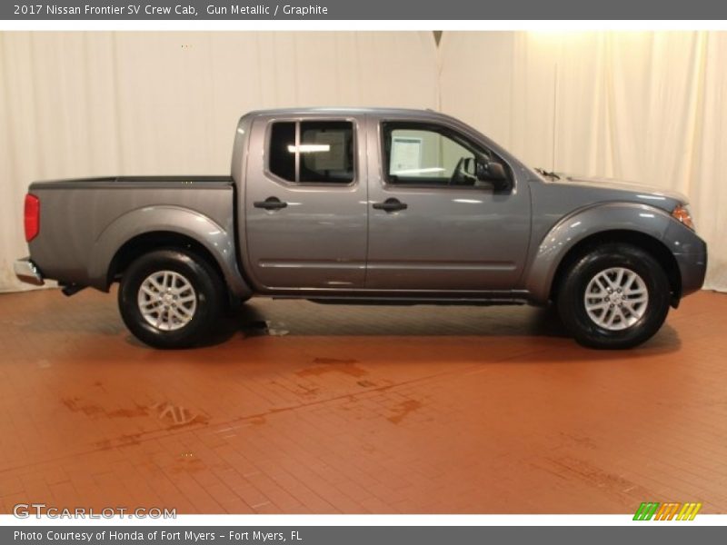 Gun Metallic / Graphite 2017 Nissan Frontier SV Crew Cab