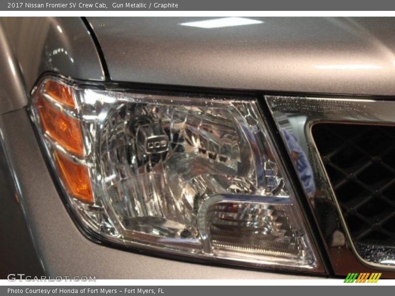 Gun Metallic / Graphite 2017 Nissan Frontier SV Crew Cab