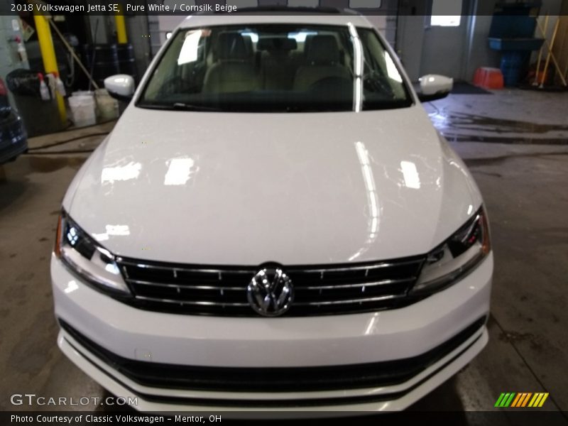 Pure White / Cornsilk Beige 2018 Volkswagen Jetta SE