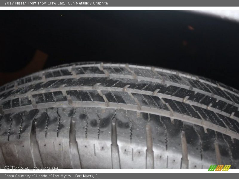 Gun Metallic / Graphite 2017 Nissan Frontier SV Crew Cab