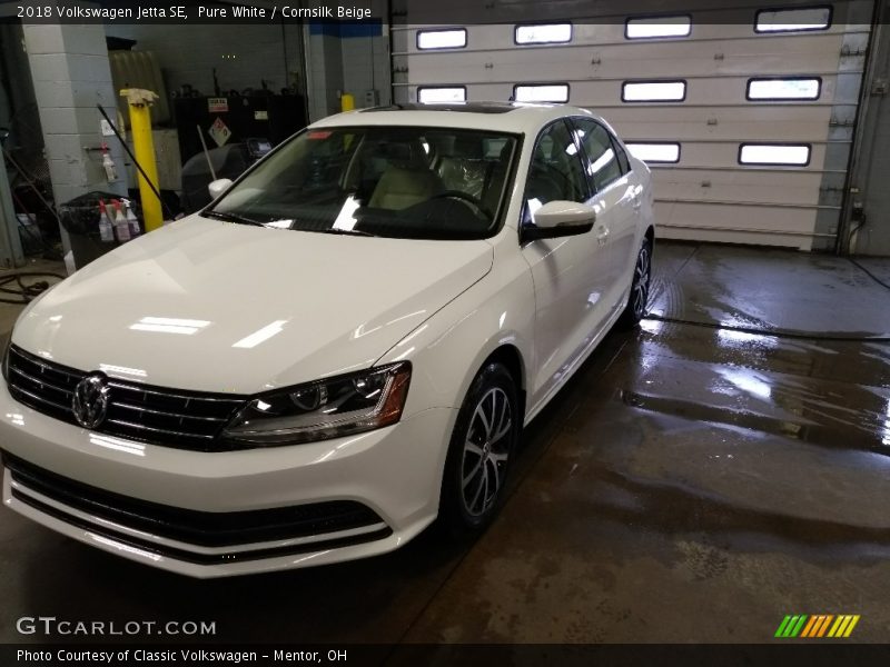 Pure White / Cornsilk Beige 2018 Volkswagen Jetta SE