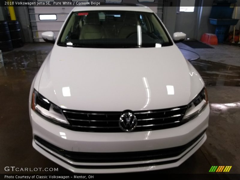 Pure White / Cornsilk Beige 2018 Volkswagen Jetta SE