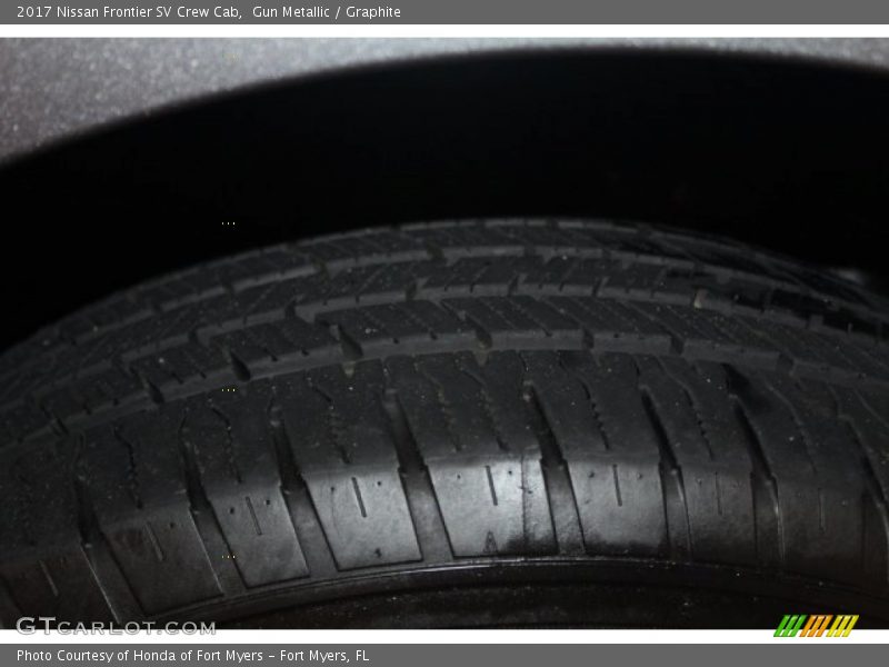 Gun Metallic / Graphite 2017 Nissan Frontier SV Crew Cab