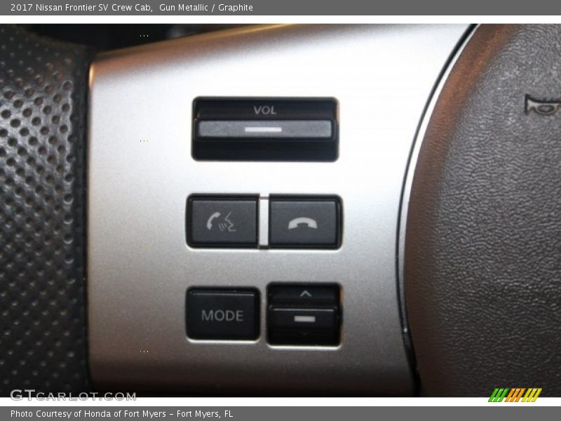 Gun Metallic / Graphite 2017 Nissan Frontier SV Crew Cab