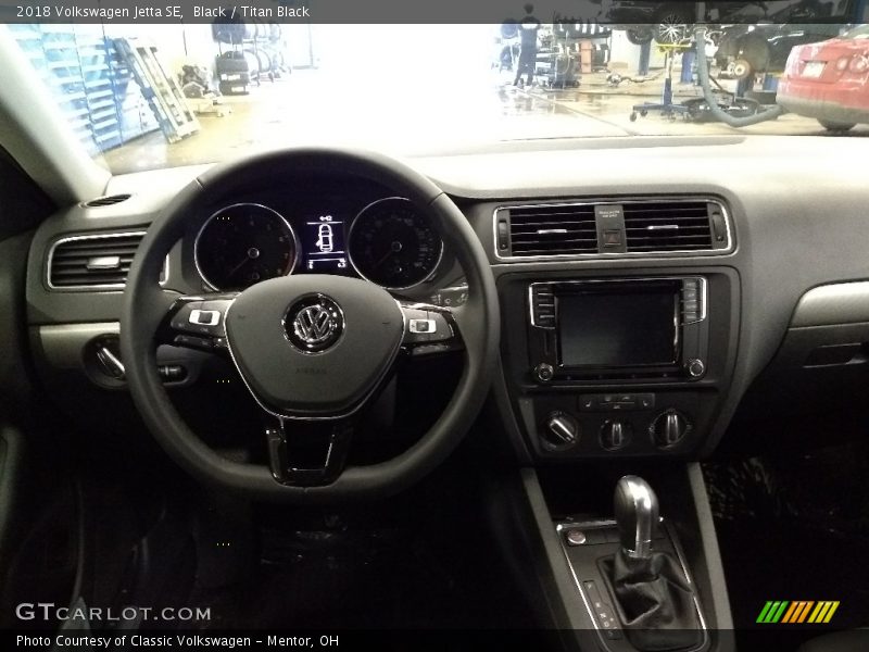 Black / Titan Black 2018 Volkswagen Jetta SE