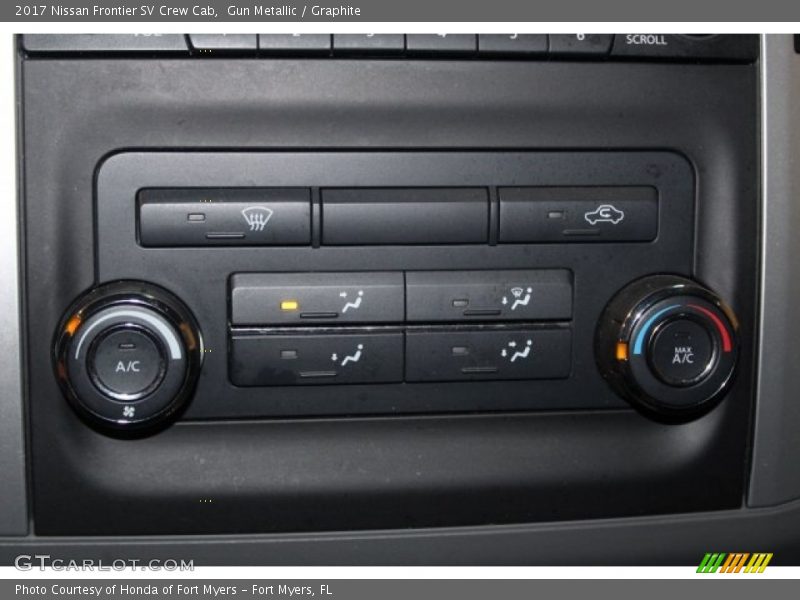 Gun Metallic / Graphite 2017 Nissan Frontier SV Crew Cab
