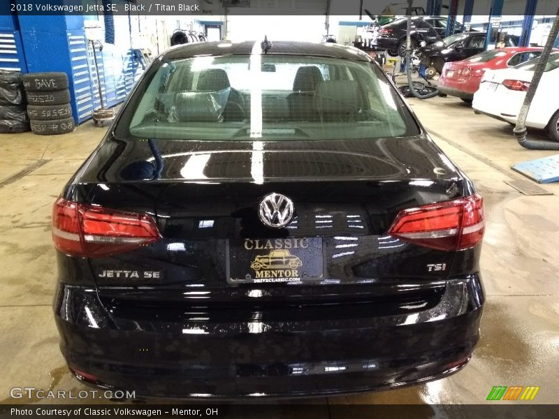 Black / Titan Black 2018 Volkswagen Jetta SE