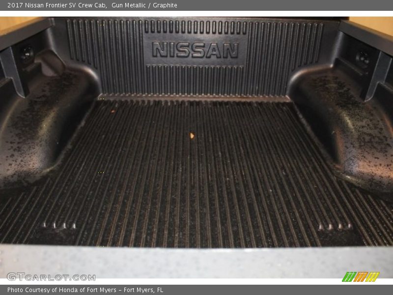Gun Metallic / Graphite 2017 Nissan Frontier SV Crew Cab