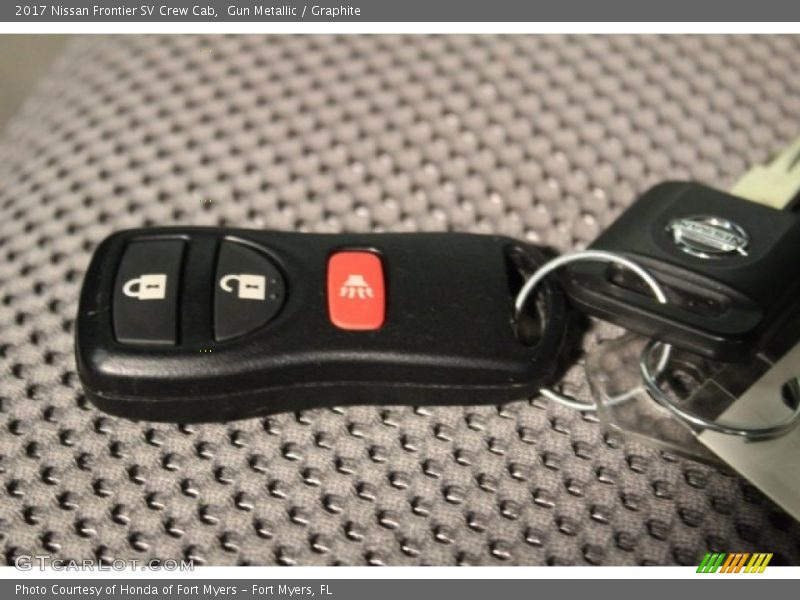 Gun Metallic / Graphite 2017 Nissan Frontier SV Crew Cab