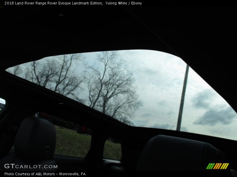 Yulong White / Ebony 2018 Land Rover Range Rover Evoque Landmark Edition