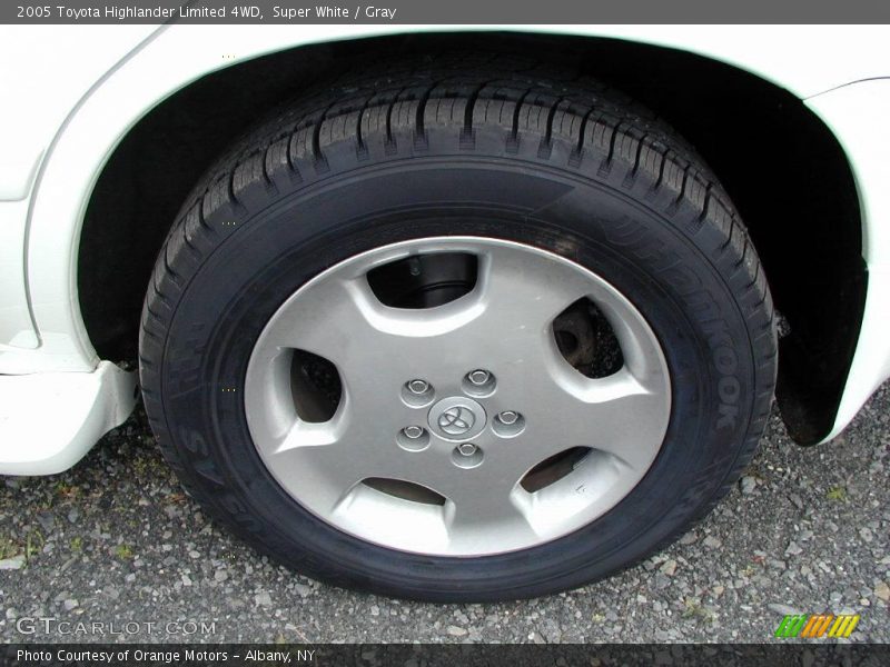 Super White / Gray 2005 Toyota Highlander Limited 4WD
