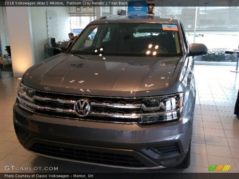 Platinum Gray Metallic / Titan Black 2018 Volkswagen Atlas S 4Motion