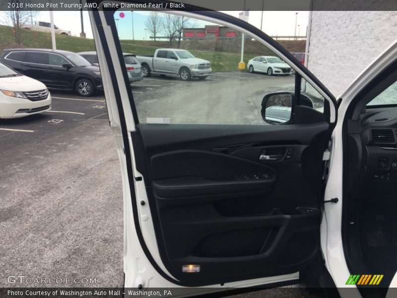 White Diamond Pearl / Black 2018 Honda Pilot Touring AWD