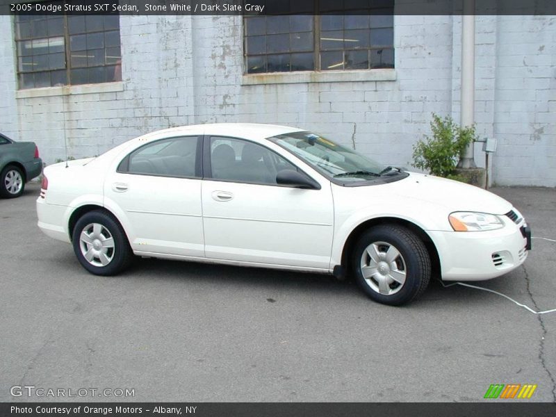 Stone White / Dark Slate Gray 2005 Dodge Stratus SXT Sedan